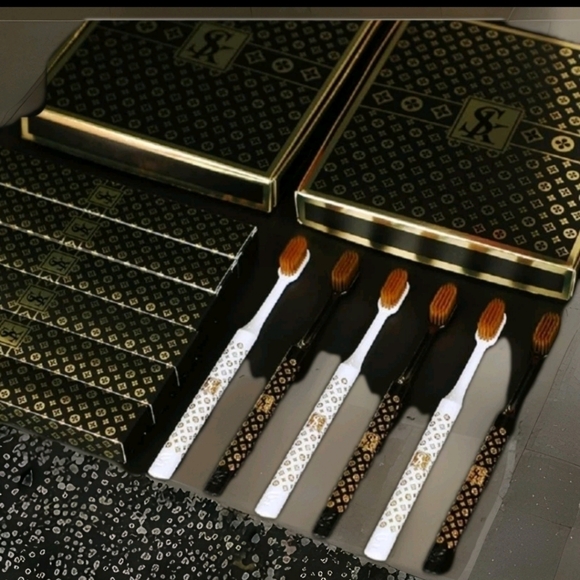 Elegant Gold and Black Toothbrush-NIB Black Only - Picture 3 of 5